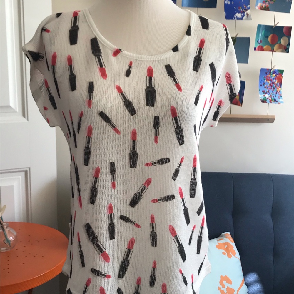 Lipstick loving top! 💋